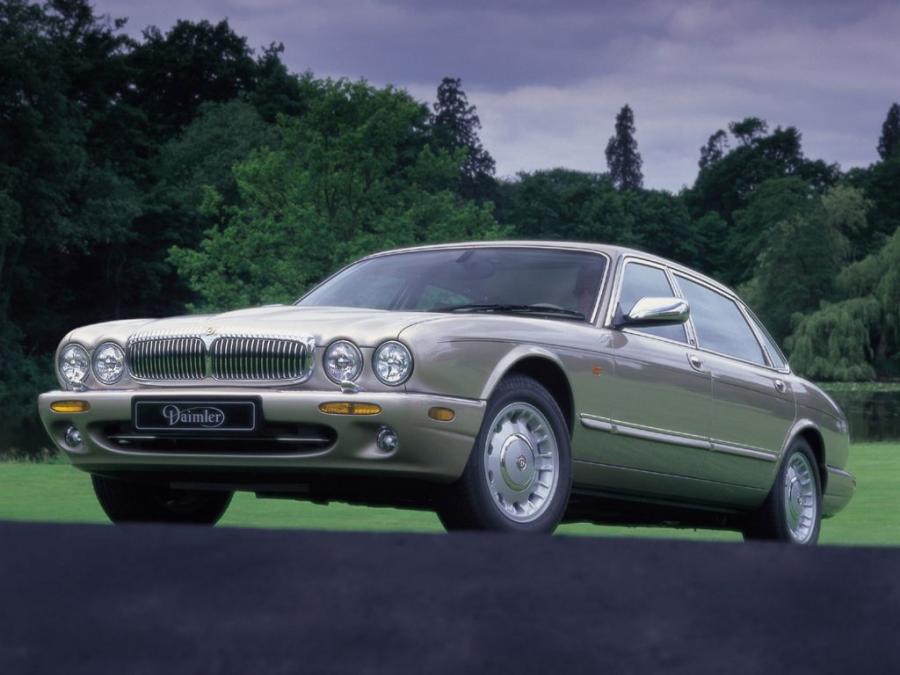  Daimler V8 1998 года  (фото 4 из 4)